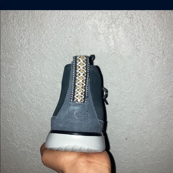 uggs - Picture 3 of 4